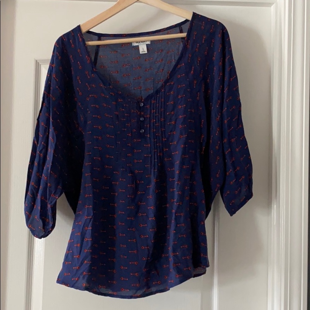 Old Navy. Three-quarter sleeve blouse w/key print